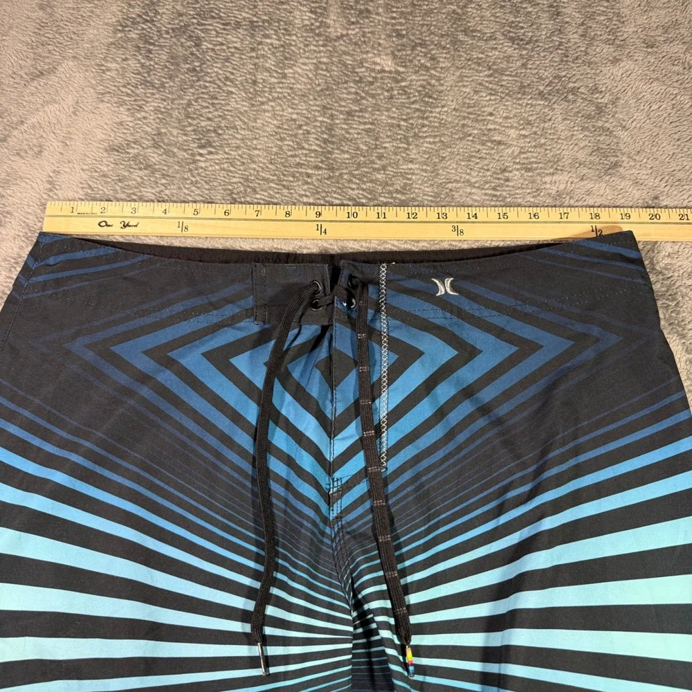 Hurley Phantom Mens Board Shorts Sz 38 Blue Black Geometric Chevron‎ Swim Trunks